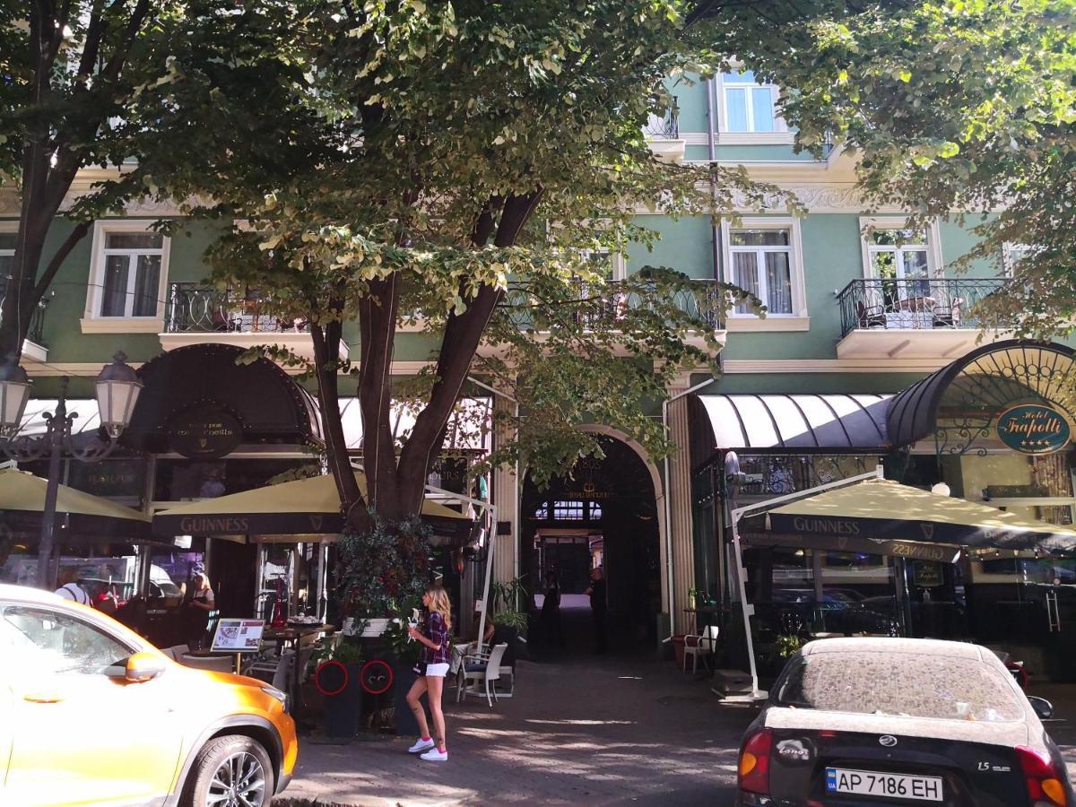 Затишні Апартаменти, Вулиця Дерибасівська, 13 Odessa Esterno foto