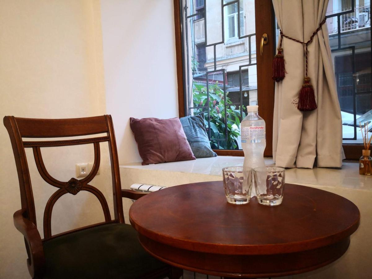 Затишні Апартаменти, Вулиця Дерибасівська, 13 Odessa Esterno foto