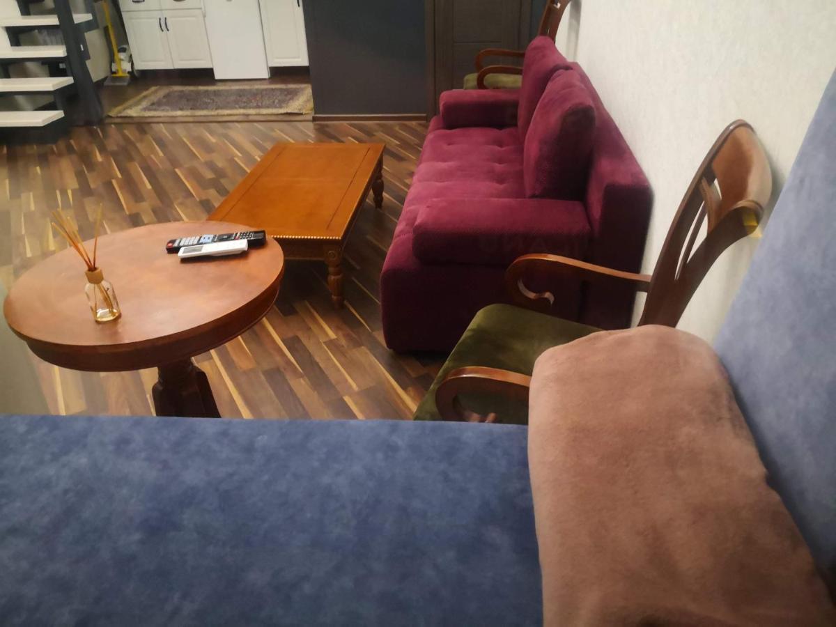 Затишні Апартаменти, Вулиця Дерибасівська, 13 Odessa Esterno foto