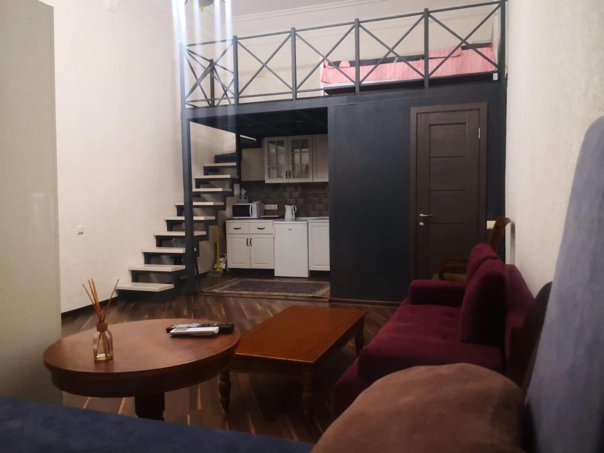 Затишні Апартаменти, Вулиця Дерибасівська, 13 Odessa Esterno foto