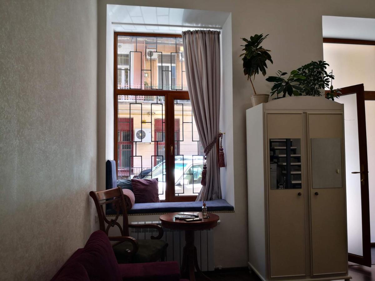 Затишні Апартаменти, Вулиця Дерибасівська, 13 Odessa Esterno foto